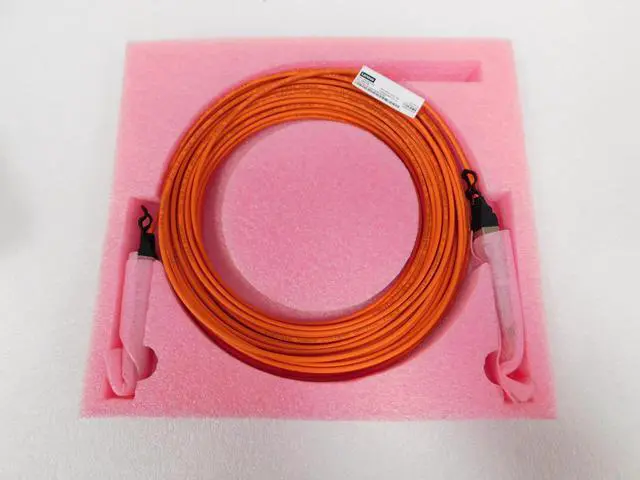 Main image of LENOVO CABLE DAC 40GBE QSFP+ TO QSFP+ ACTIVE OPTICAL 15M