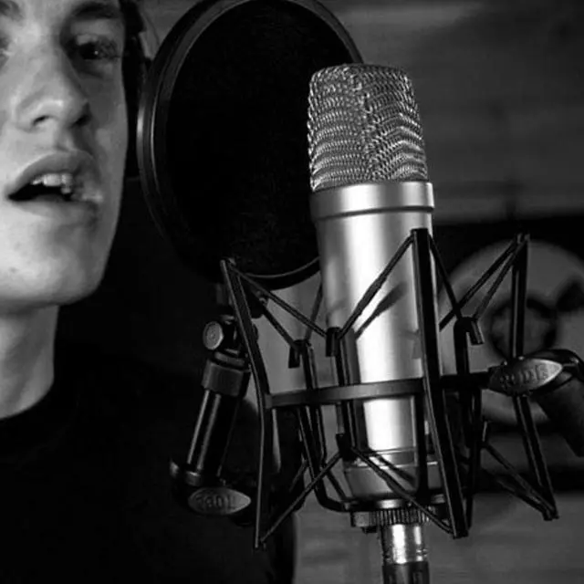 Alt view image 8 of 8 - Rode SM6 Microphone Shockmount and Removable Pop Filter