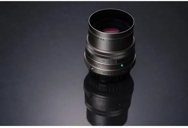 Alt view image 5 of 5 - Pentax Pentax HD 77mmF1.8 Limited Silver Limited Medium telephoto Prime Lens, High-Performance HD Coating, Round Diaphragm (27890)