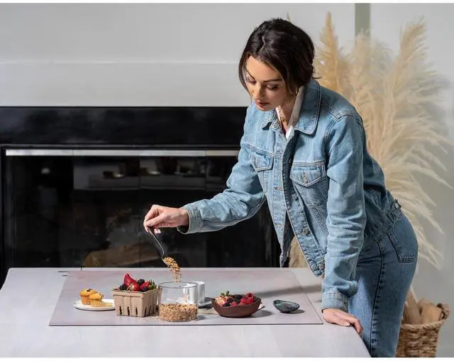 Alt view image 4 of 7 - V-FLAT WORLD Duo Board - Double Sided Backdrop Board Surface Food & Product Photography - Legs Included Made in USA (30 x 40 inches, RosØ Hue/Washed Pigment)