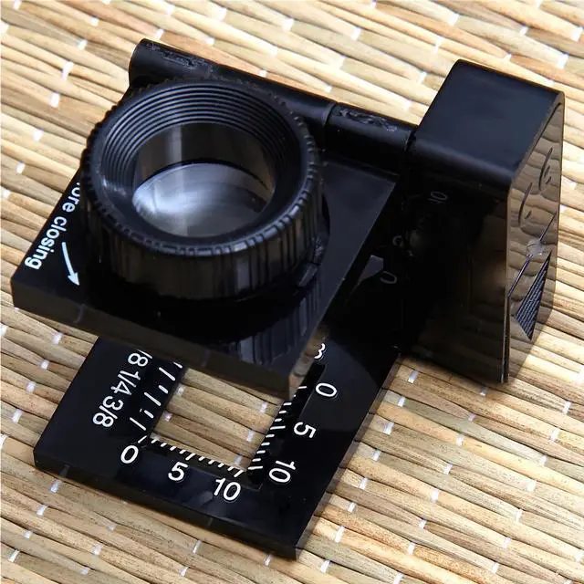 Alt view image 6 of 8 - Carson LT10 Lighted Linen Test Magnifier