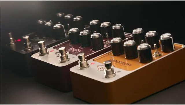 Alt view image 7 of 13 - Universal Audio UAFX Dream '65 Reverb Guitar Amplifier Pedal