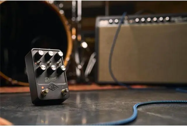 Alt view image 6 of 13 - Universal Audio UAFX Dream '65 Reverb Guitar Amplifier Pedal