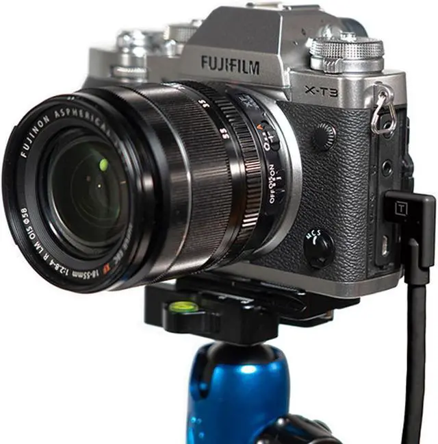 Alt view image 3 of 5 - Tether Tools TetherPro USB-C to USB-C, Right Angle - Black