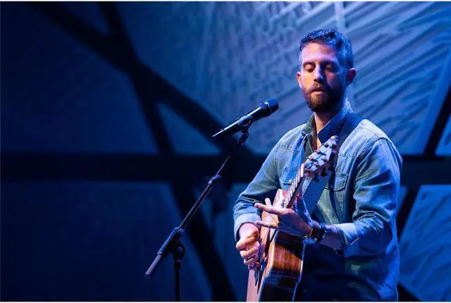 Alt view image 6 of 8 - Sennheiser EW-D 835-S SET Digital Wireless Handheld Microphone System with MMD 835 Capsule (Q1-6: 470 to 526 MHz)