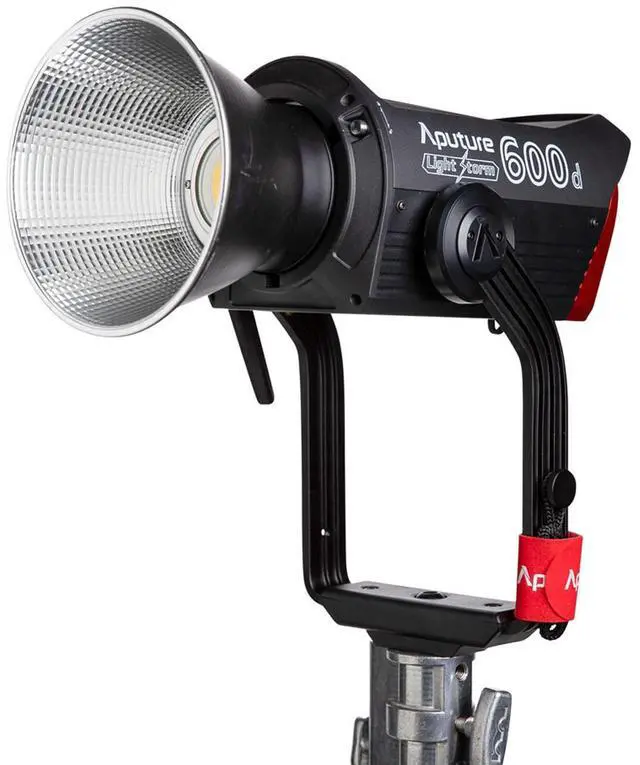 Alt view image 14 of 14 - Aputure Light Storm 600d LED Light (V-Mount)