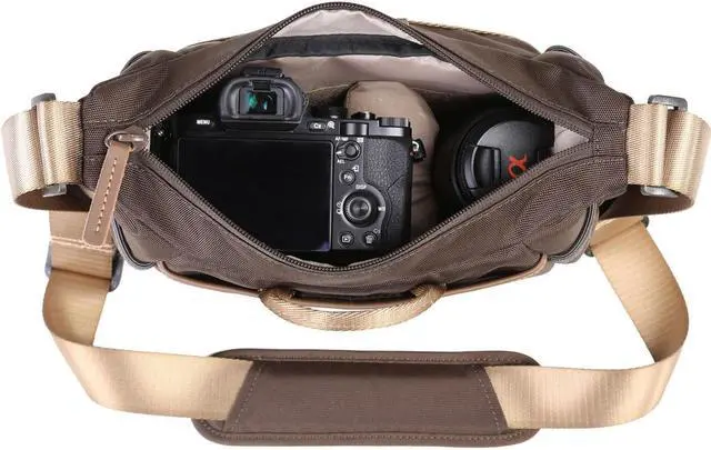 Alt view image 5 of 7 - Vanguard VEO GO 21M Shoulder Bag, Khaki Green #VEO GO21M KG