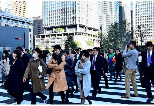 Alt view image 5 of 7 - Hoya 77mm PROND EX 64 Neutral Density 1.8 6-Stop Filter #XPD-77NDEX64