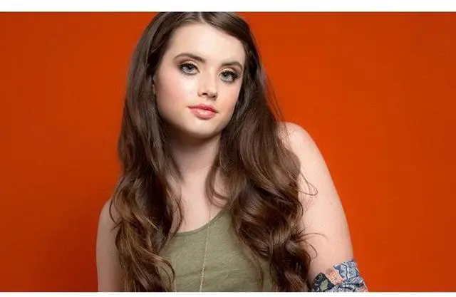 Alt view image 7 of 7 - Savage 5x9' Tangerine Wrinkle-Resistant Polyester Background