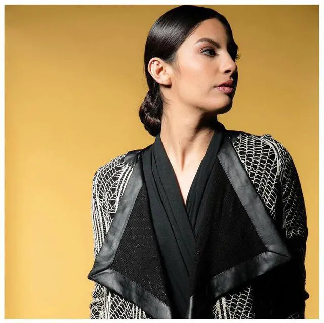 Alt view image 3 of 5 - Savage Widetone Seamless Background Paper, 86" wide x 36' Sand, #4