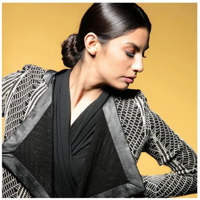 Alt view image 5 of 5 - Savage Widetone Seamless Background Paper, 86" wide x 36' Sand, #4