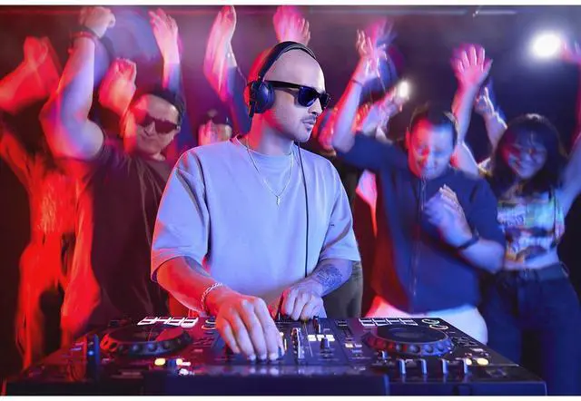 Alt view image 7 of 7 - Rode NTH-50 Professional Closed-Back On-Ear Headphones