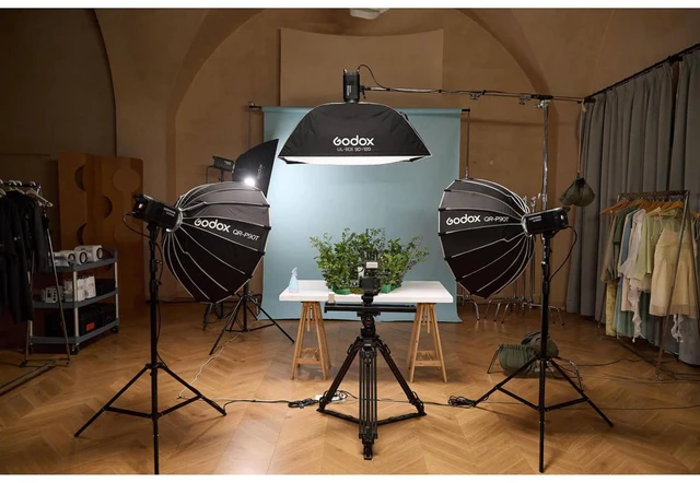 Alt view image 3 of 6 - Godox Litemons LE300Bi 320W Bi-Color LED Monolight, Black