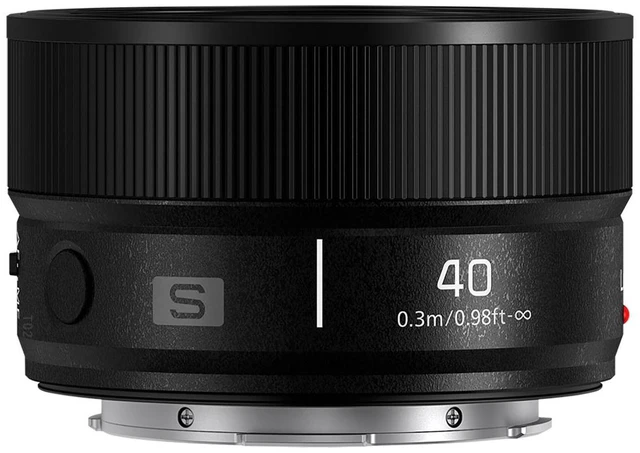 Alt view image 2 of 7 - Panasonic LUMIX S 40mm f/2 Lens for L-Mount, Black