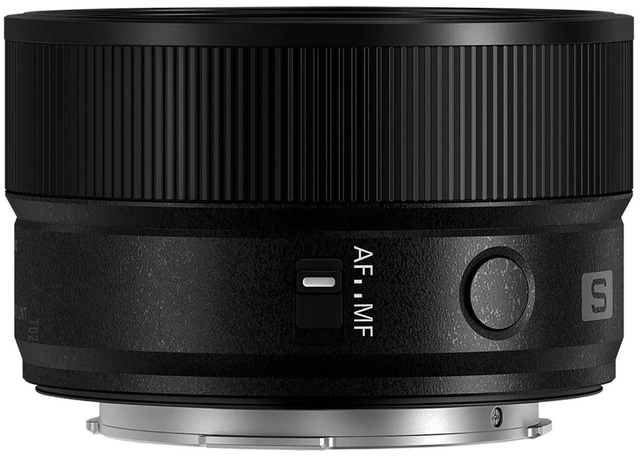 Alt view image 3 of 7 - Panasonic LUMIX S 40mm f/2 Lens for L-Mount, Black