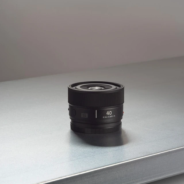 Alt view image 6 of 7 - Panasonic LUMIX S 40mm f/2 Lens for L-Mount, Black