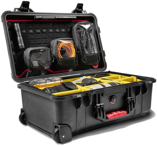 Main image of Pelican 1510 Waterproof Wheeled Studio Hard Case #015100-0340-110