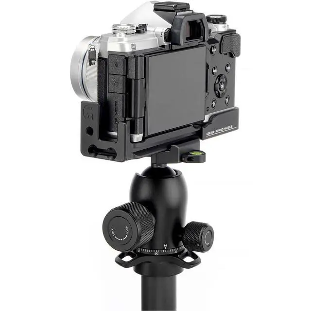 Alt view image 7 of 7 - 3 Legged Thing OSCAR QD-Compatible Dedicated L-bracket for OM-System OM3 - Copper