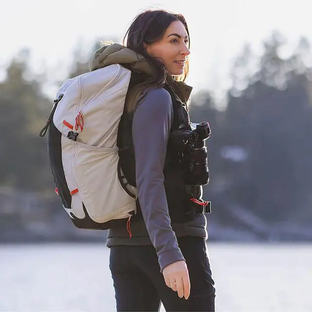 Alt view image 2 of 2 - Cotton Carrier COTTON 25L Daypack from the Hyker #930ALP