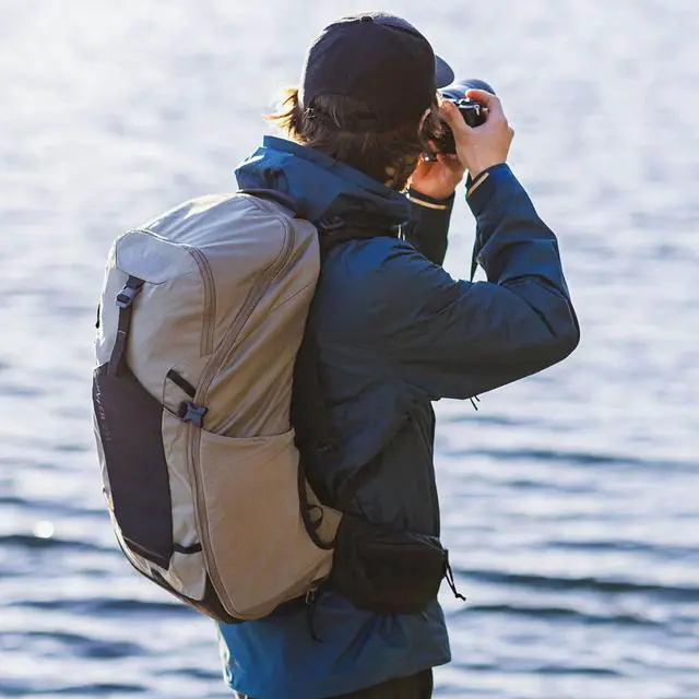 Alt view image 2 of 2 - Cotton Carrier COTTON 25L Daypack from the Hyker #930DES