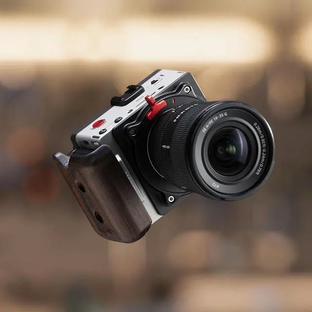 Alt view image 5 of 7 - Tilta Wooden Handle and Side Plate Kit for Kinefinity Vista #TA-T105-WHK-B