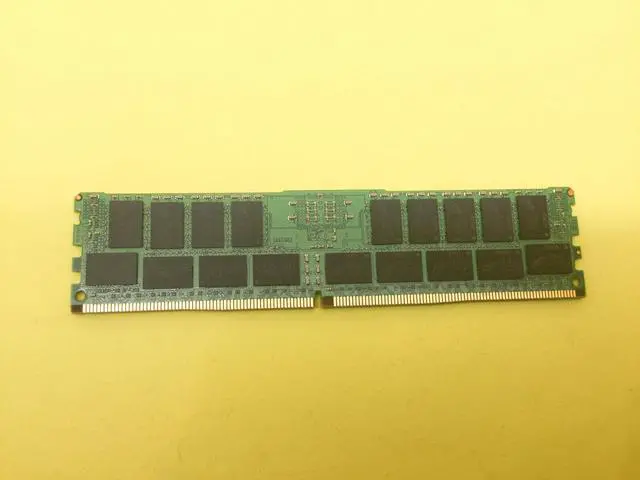 Alt view image 3 of 4 - MTA36ASF4G72PZ-2G3B1 Micron 32GB (1x32GB) 2RX4 PC4-2400T DDR4 Server Memory