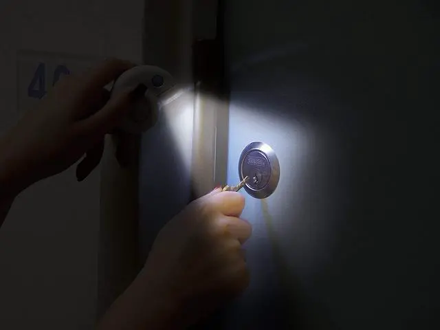 Alt view image 6 of 7 - Rite Lite LED Multi-Purpose Retractable Clip-On Flexible Snail Light LPL882
