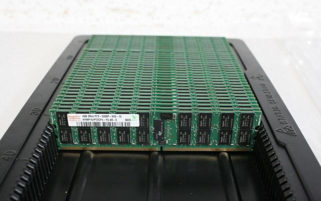 Alt view image 2 of 5 - Lot of 4 Hynix 4GB 2Rx4 PC2-5300P DDR2 HYMP151P72CP4 ECC REG Server RAM Memory