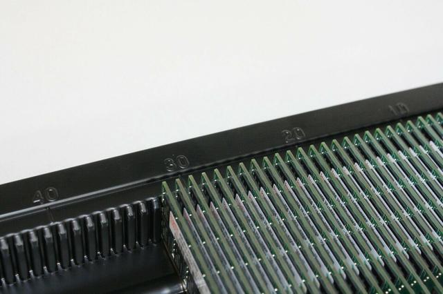 Alt view image 3 of 5 - Lot of 4 Hynix 4GB 2Rx4 PC2-5300P DDR2 HYMP151P72CP4 ECC REG Server RAM Memory