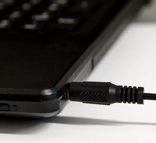 Alt view image 4 of 5 - Cmple - VGA Cable Male to Male with 3.5mm Aux Audio Monitor SVGA PC 15 Pin Cord 25 Feet