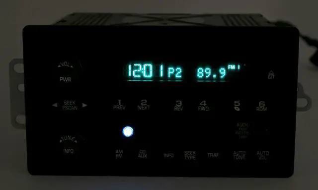 Alt view image 3 of 7 - Chevy & GMC S10 Body 2001-2003 Truck Radio AM FM CD w Bluetooth Music - 15091316