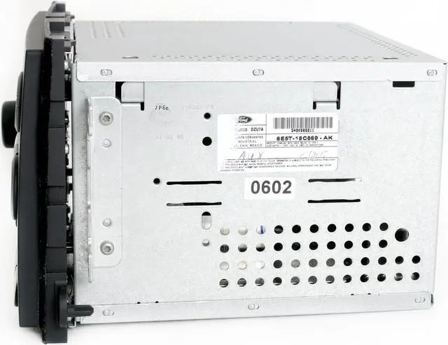 Alt view image 3 of 5 - Ford Mercury 2006-2007 Radio AM FM mp3 CD w Auxiliary Input 6E5T-18C869-AK