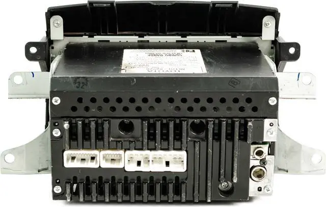Alt view image 5 of 6 - 08-10 Toyota Sienna OEM Single AM FM CD Player Radio Receiver 11826 86120-08220