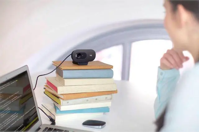 Alt view image 3 of 4 - Logitech - C505 HD Webcam - Black