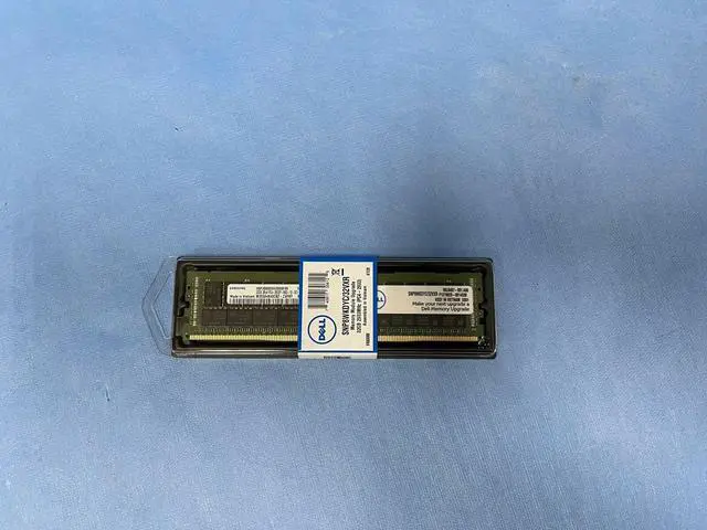 Main image of Dell 8WKDY Samsung M393A4K40CB2-CVF 32GB 2Rx4 PC4-2933Y Server Memory DDR4 DIMM