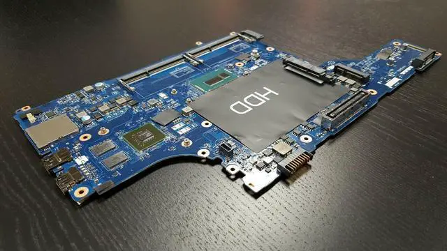 Alt view image 4 of 8 - Dell Mwdpn System Board Core I7 2.1Ghz (I74600U) W Cpu Latitude E5540