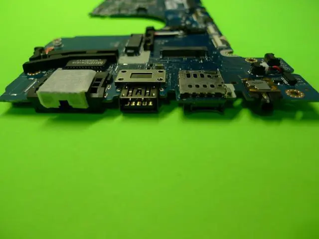 Alt view image 4 of 7 - Dell OEM Latitude 7490 Motherboard System Board  1.7GHz i5 Processor 3MK2N