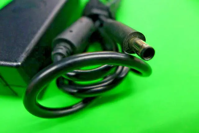 Alt view image 11 of 14 - Genuine Dell Inspiron 15 P51F P55F 45W 19.5V 2.31A AC Power Adapter