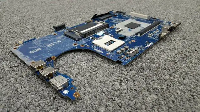 Alt view image 7 of 8 - Dell OEM Precision M6800 Laptop Motherboard System Mainboard Motherboard GDMGC