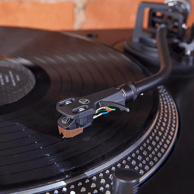 Main image of Audio-Technica Audio Technica AT-VM95SH/H Headshell/Cartridge Kit