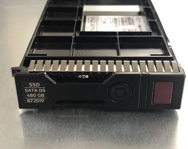 Main image of HPE 480GB SATA 6G MU Mixed Use LFF SC DS SSD 3.5DWPD 3080TBW 3PBW 100% Remaining