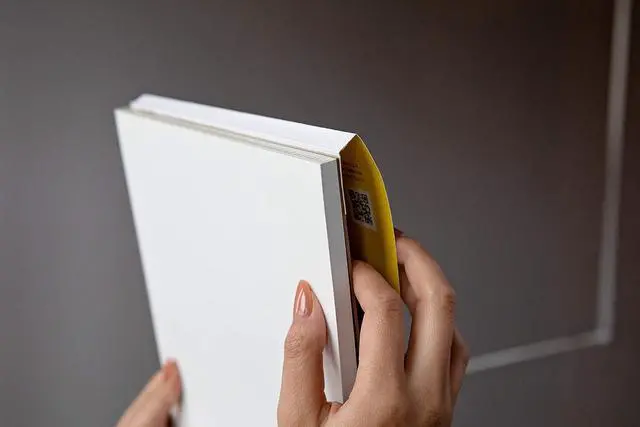 Alt view image 3 of 5 - Strathmore 300 Series Tape Bound Bristol Pad, 100 lb. Smooth Surface, 9 X 12 inches, White, 20 Sheets (342-9)