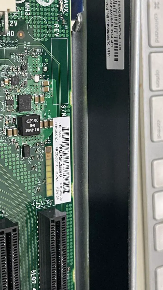 Alt view image 6 of 12 - 676407-001 HP PCI Riser Tray for ProLiant DL38x G8 with 662525-001 riser card