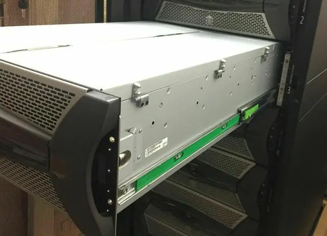 Alt view image 3 of 7 - (NOT FOR HOME PC!) External HDD Enclosure LFF 3.5 60x 3TB SAS 2x PSU 2x Expanders 180TB Rails CMA