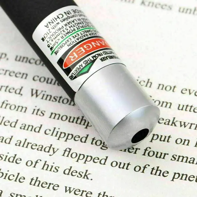 Alt view image 6 of 6 - New Strong 900 Mile 5 m W 532nm Green Laser Pointer Pen Visible Beam Light Lazer