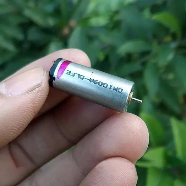 Alt view image 3 of 6 - Solar Energy small motor M50 DC3V-6V 19000-37200rpm micro motors high speed miniature DC motor for digital camera or DIY Fan