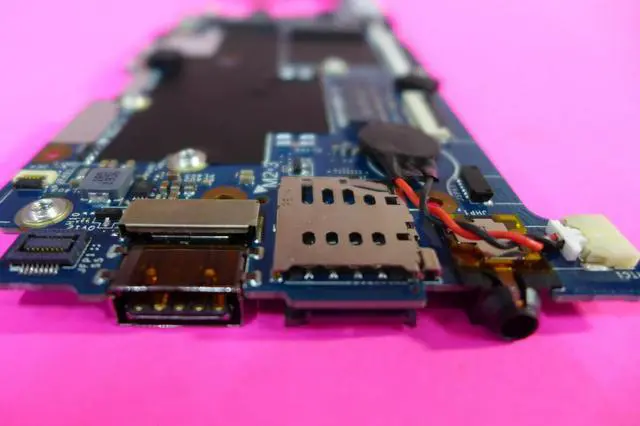 Alt view image 12 of 15 - Dell OEM Latitude 7400 2-in-1 Motherboard System Board 1.6GHz Motherboard 54PCJ