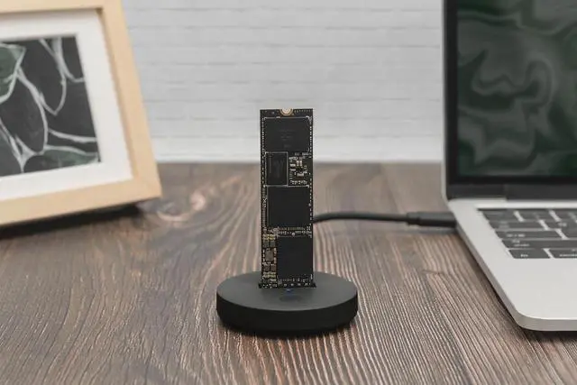 Alt view image 5 of 7 - DIGITUS M.2 NVMe/SATA USB-C Docking Station - USB 3.2 Gen2-10 Gbit/s - M.2 formats 2242, 2260, 2280 & 22110 - max. capacity 4TB - for PC, notebook, game consoles - Hotswap - Plug & Play - Black