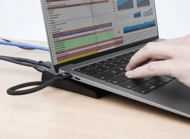 Alt view image 16 of 20 - Manhattan Usb-C 11-In-1 Triple-Monitor Docking Station With Mst