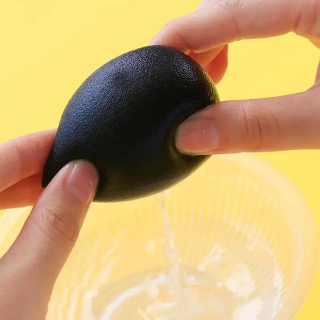 Alt view image 4 of 4 - Sketch rubbing sponge Art painting supplies Adjust brightness  shadow transition Water drop shape Soft eraser